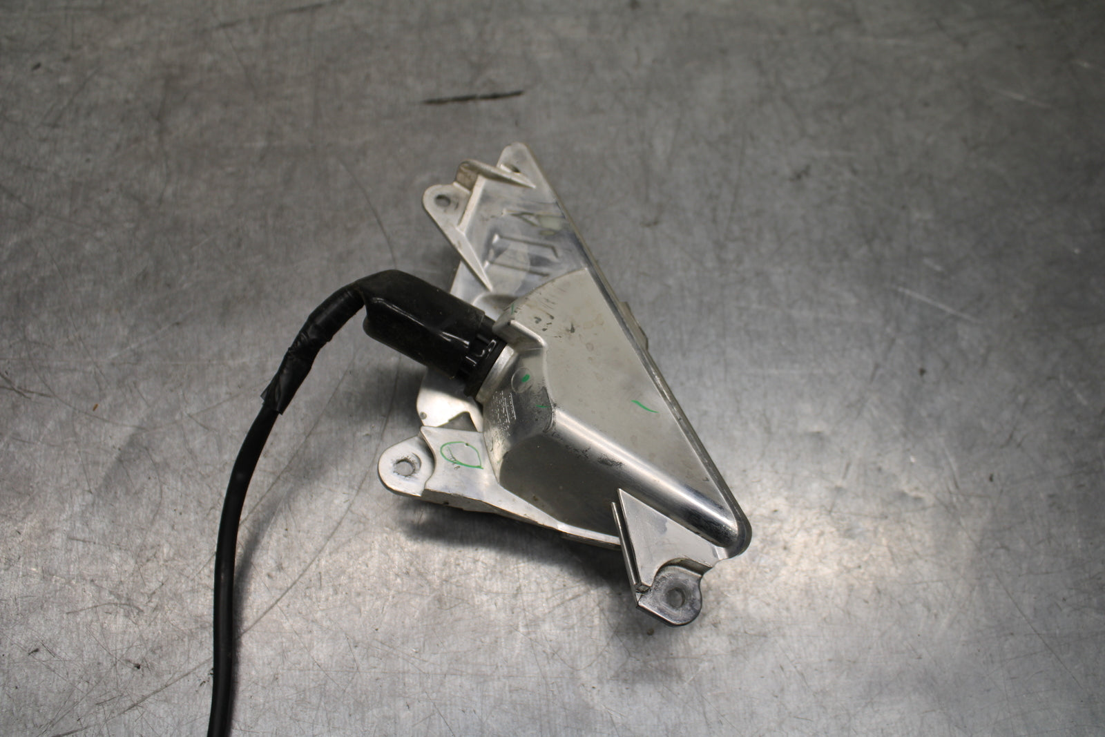 24 KAWASAKI NINJA 500 ABS RIGHT FRONT TURN SIGNAL LIGHT INDICATOR BB744