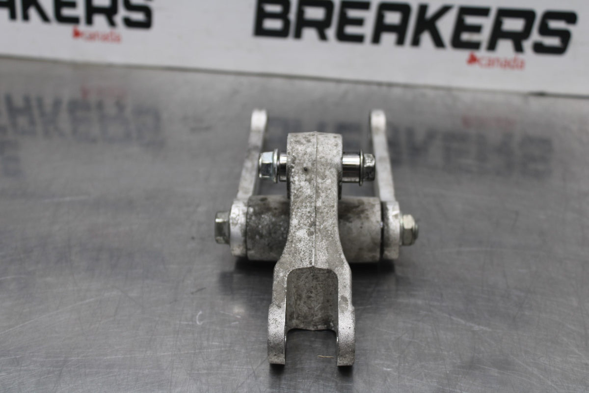 18 YAMAHA YZF R1  REAR DOGBONE SHOCK LINKAGE LINK BB838