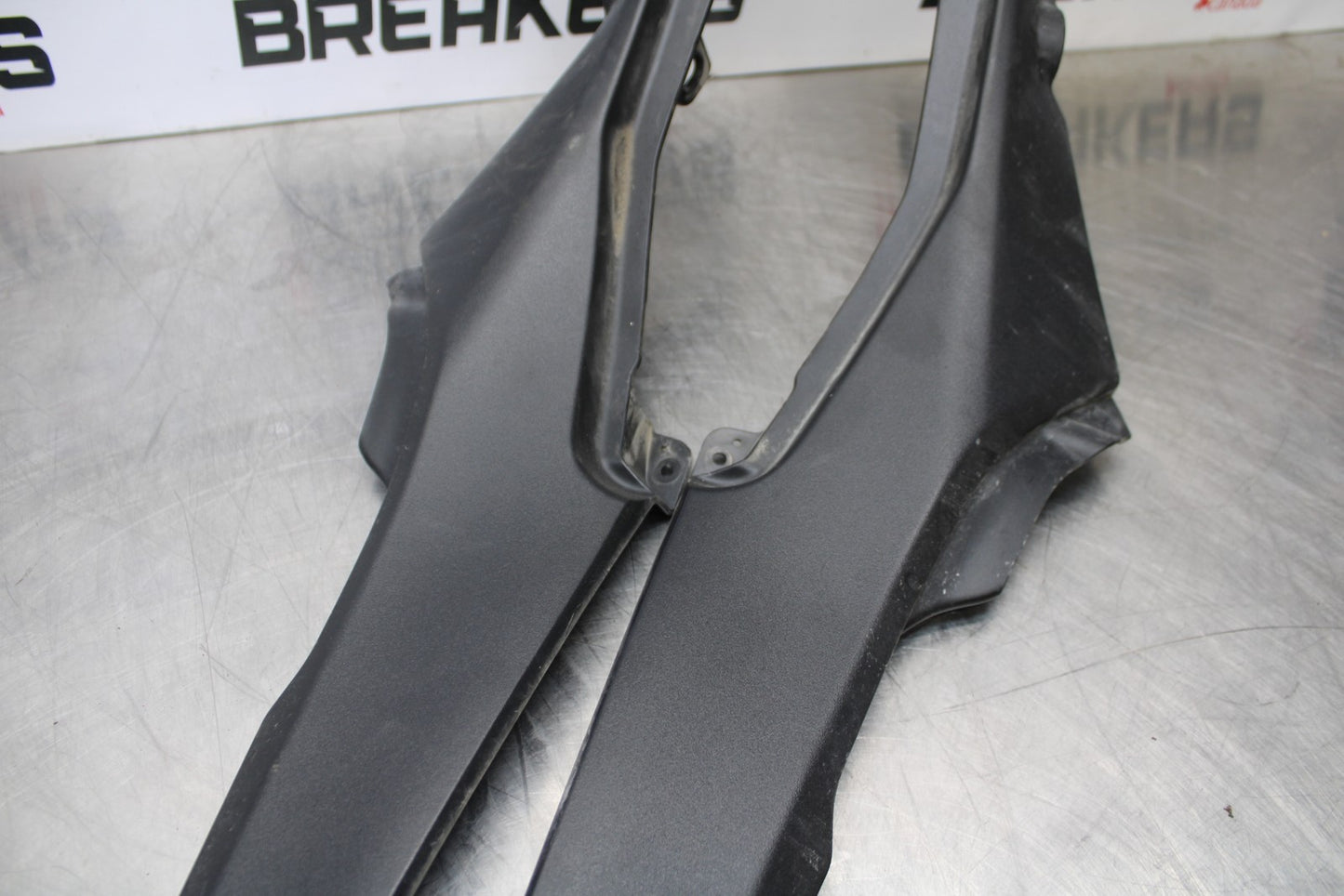 22-25 YAMAHA YZF R7 RIGHT LEFT FRONT SIDE SEAT PANELS TRIMS COWLS FAIRINGS BB182