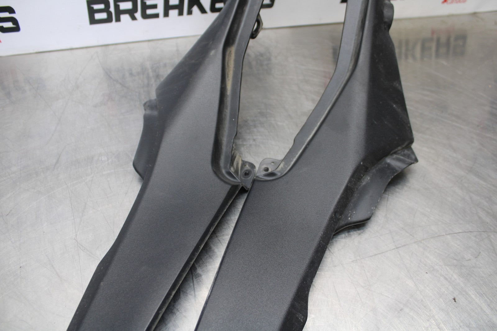 22-25 YAMAHA YZF R7 RIGHT LEFT FRONT SIDE SEAT PANELS TRIMS COWLS FAIRINGS BB182