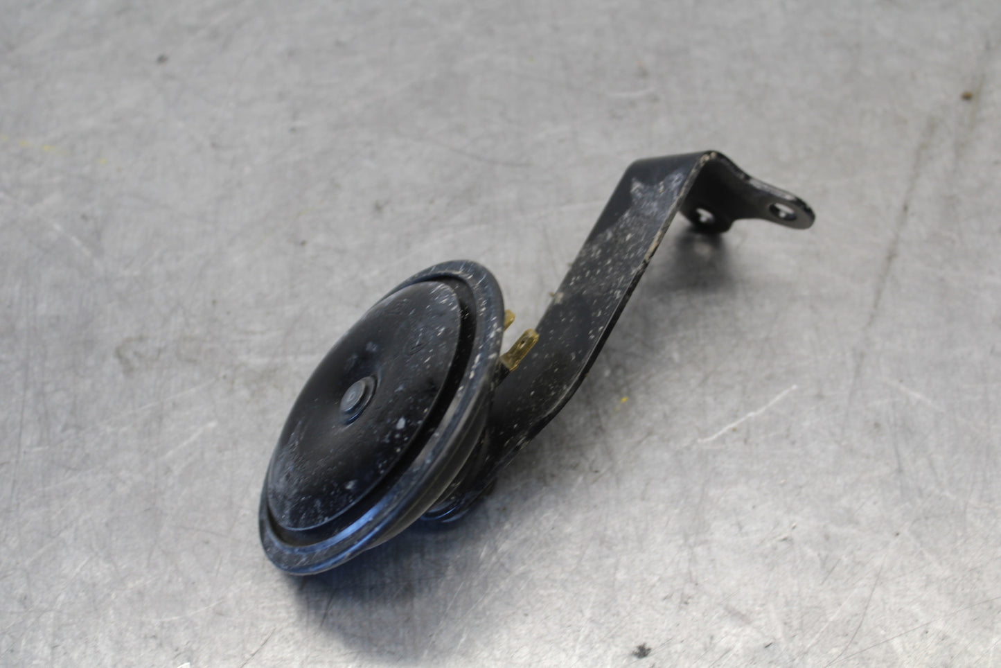 11-24 SUZUKI GSXR750 HORN SIGNAL BB687
