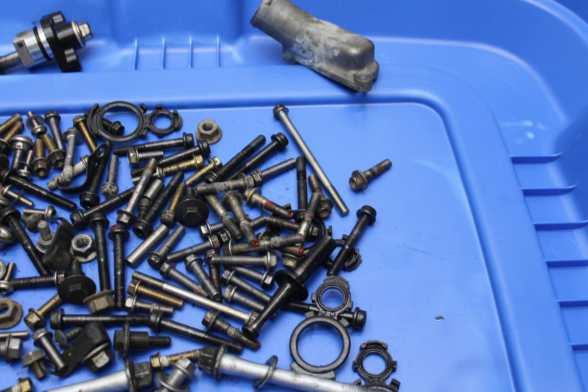 04-05 KAWASAKI NINJA ZX10R ENGINE MOUNTING BOLTS HARDWARE MOTOR SCREWS BB163