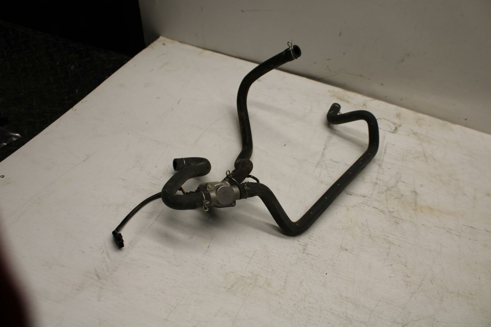 05-07 HONDA VTX1800F2 AIR VALVE SOLENOID TOP ENGINE SWITCH SENSOR BB351