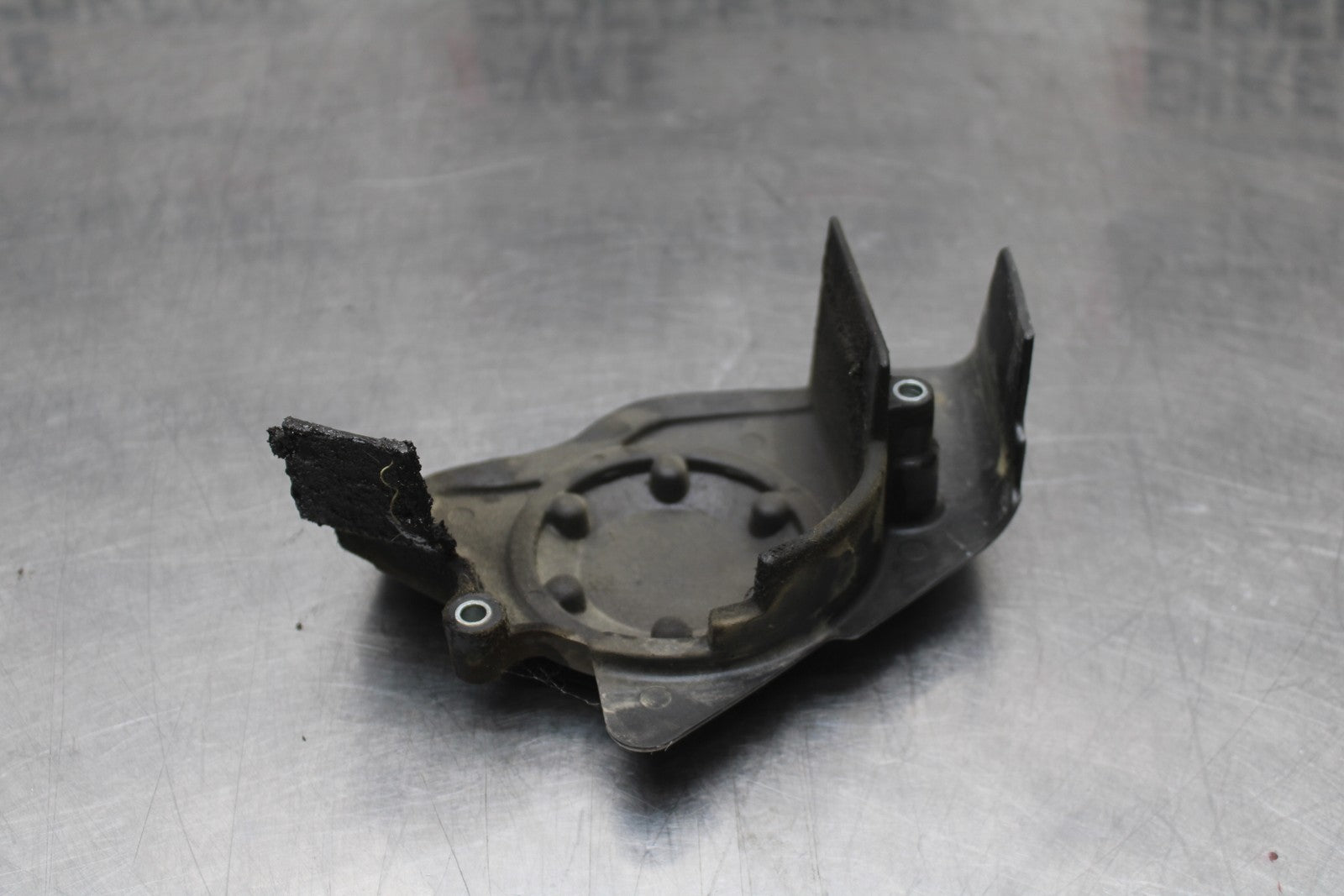 09-10 KAWASAKI ER-6N ENGINE SPROCKET COVER BB205