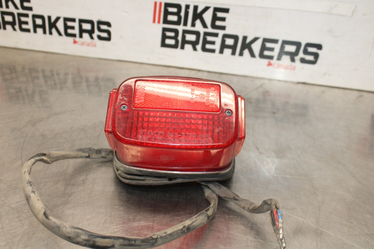 97 KAWASAKI VULCAN 1500 VN1500D CLASSIC TAILLIGHT REAR TAIL BRAKE LIGHT BB936