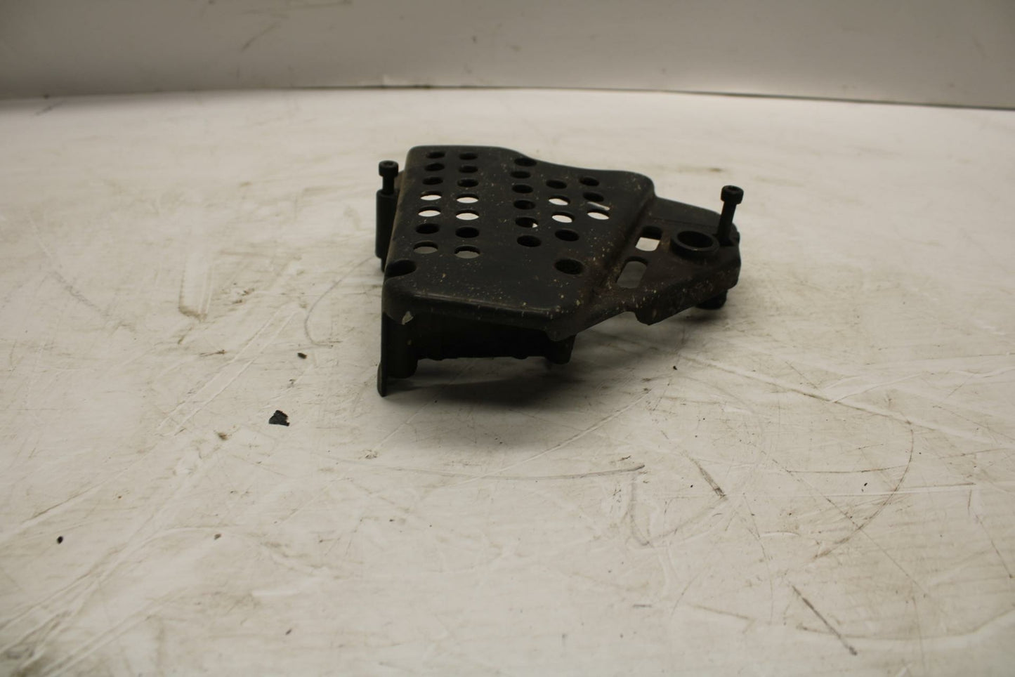 93-96 SUZUKI GSXR750W ENGINE SPROCKET COVER 11361-17E10 BB266