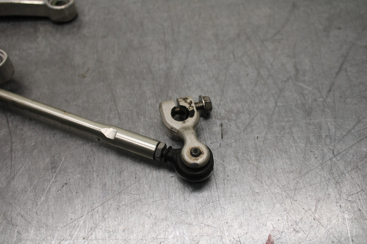 00-01 YAMAHA YZF R1 LEFT REARSET REAR SET DRIVER FOOT PEG REST STOP BB755