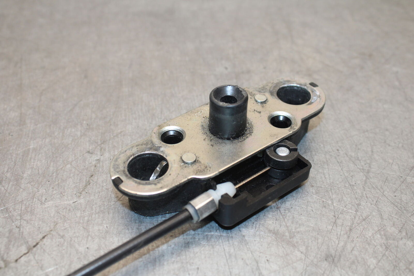 09-12 KAWASAKI NINJA ZX6R REAR PASSENGER SEAT LATCH LOCK ASSEMBLY BB698