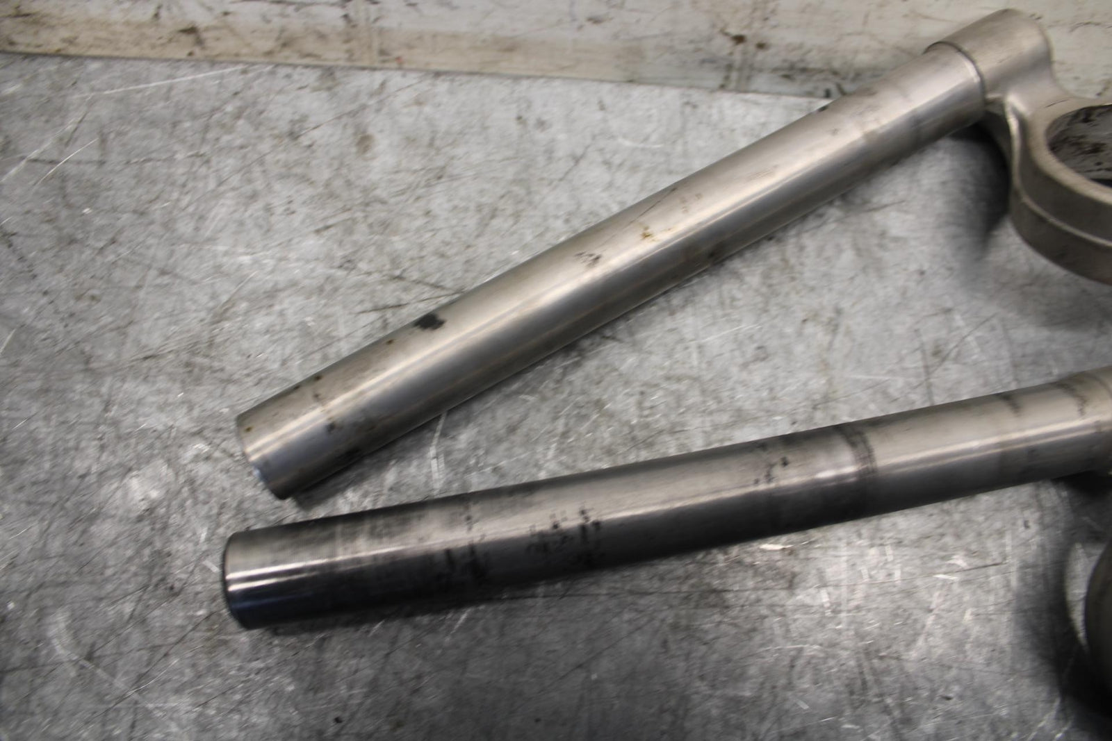 2001 Suzuki GSXR1000 LEFT RIGHT CLIP ON ONS HANDLEBARS PAIR SET 56111-35F02 BB52