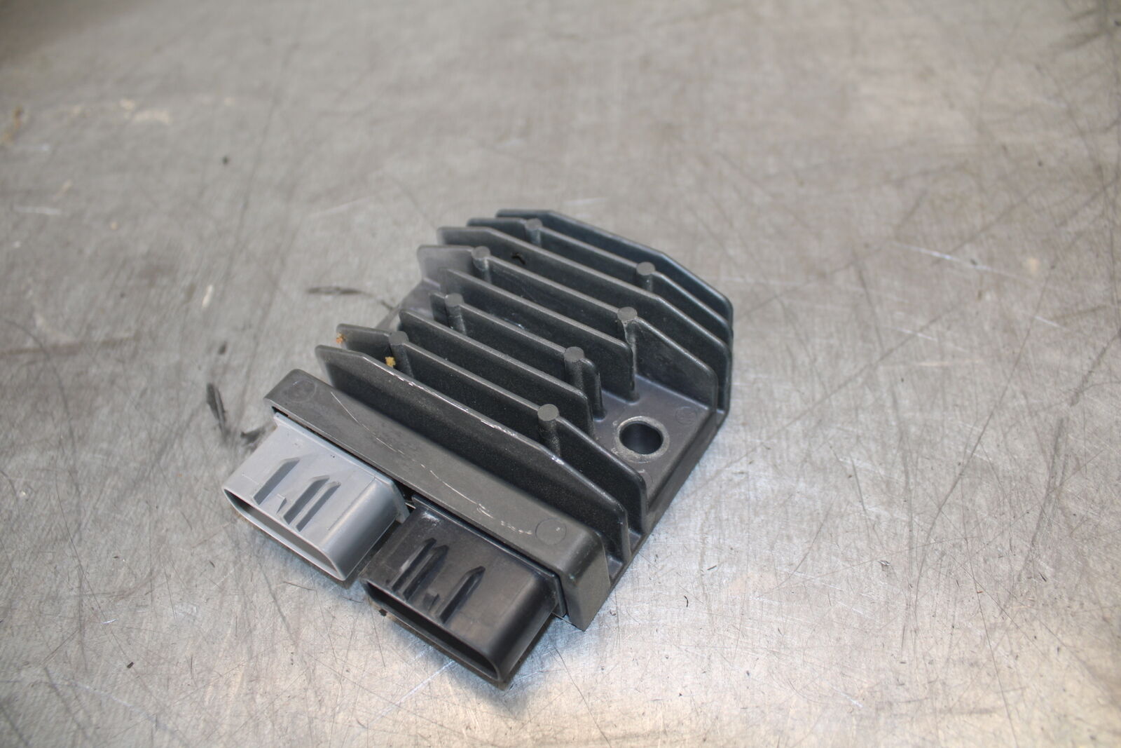 13-15 HONDA CBR500R RECTIFIER VOLTAGE REGULATOR 31600-MGZ-J01 BB704