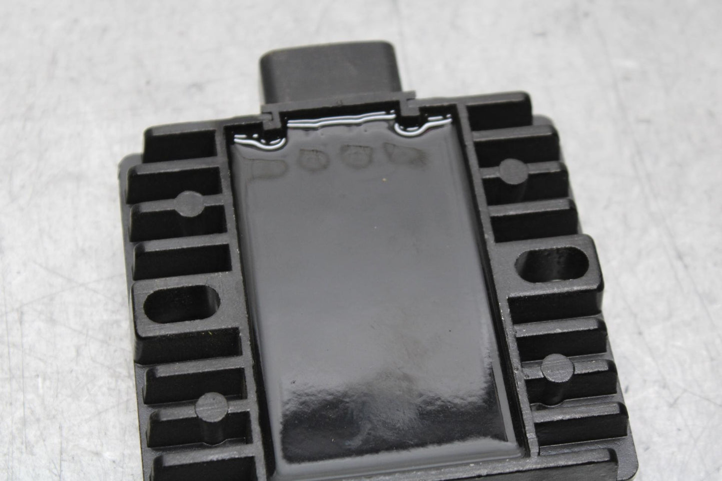 2007 Yamaha YZF R6 RECTIFIER VOLTAGE REGULATOR 4XY-81960-00-00 BB590