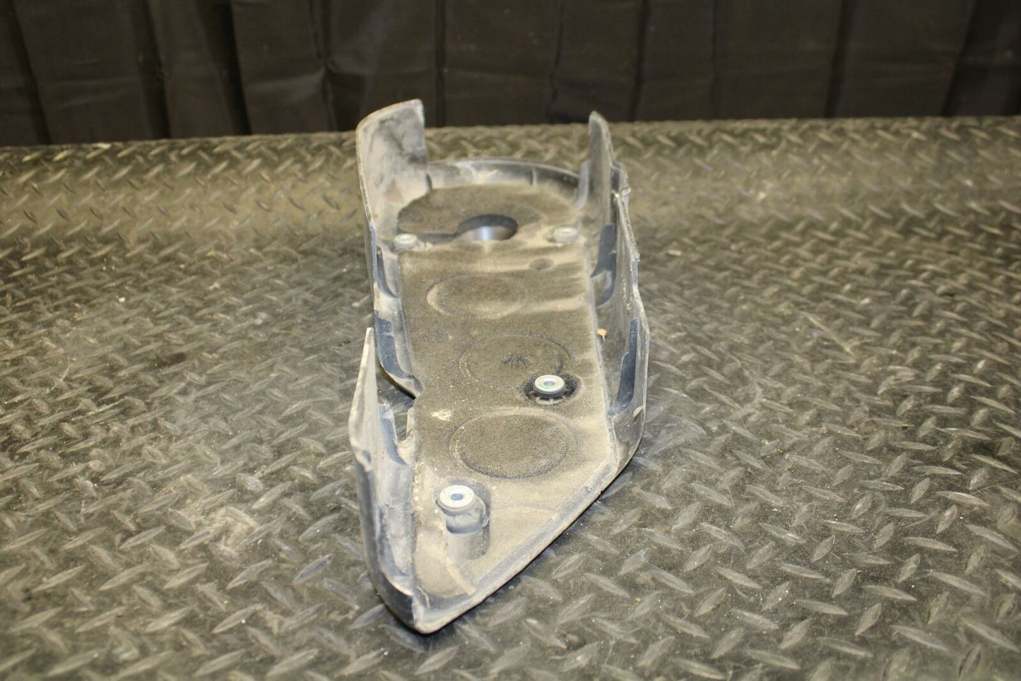 07 SUZUKI BURGMAN 650 SWINGARM CRANKCASE COVER BB183