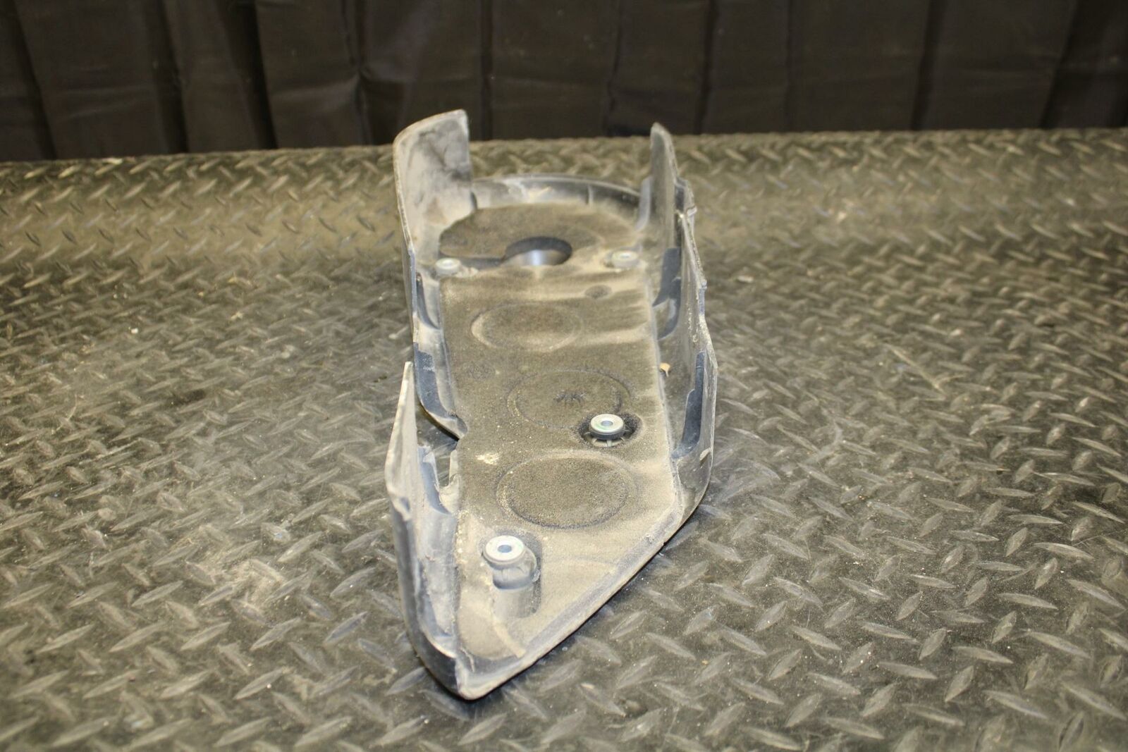 07 SUZUKI BURGMAN 650 SWINGARM CRANKCASE COVER BB183