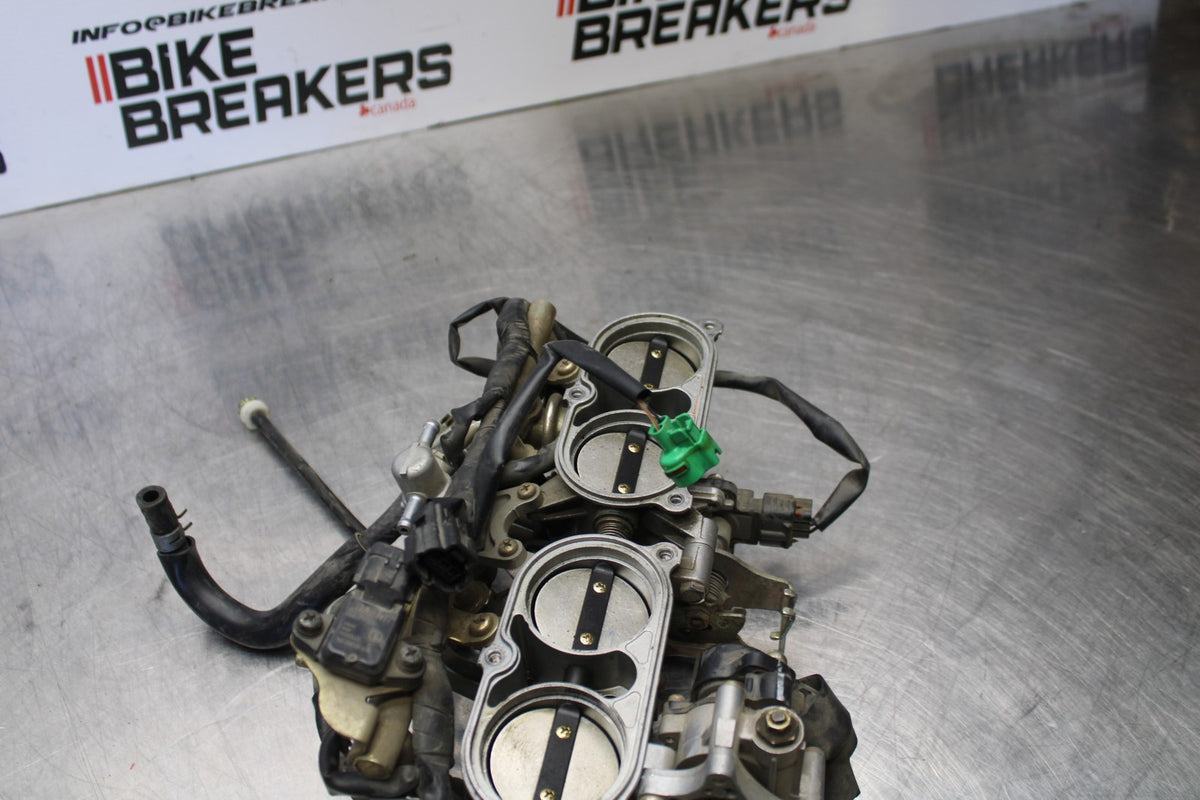 04-05 YAMAHA YZF R1 MAIN FUEL INJECTORS / THROTTLE BODIES BB173