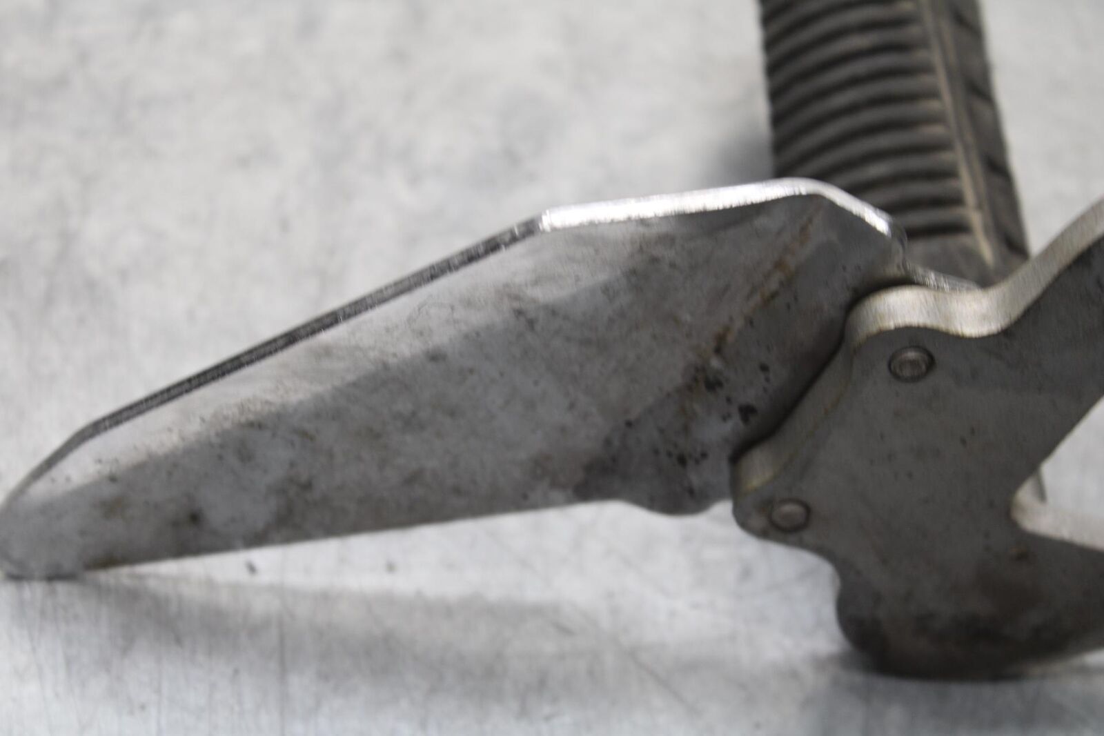 04-09 SUZUKI GS 500 FH GS500F LEFT REARSET REAR SET DRIVER FOOT PEG REST BB97