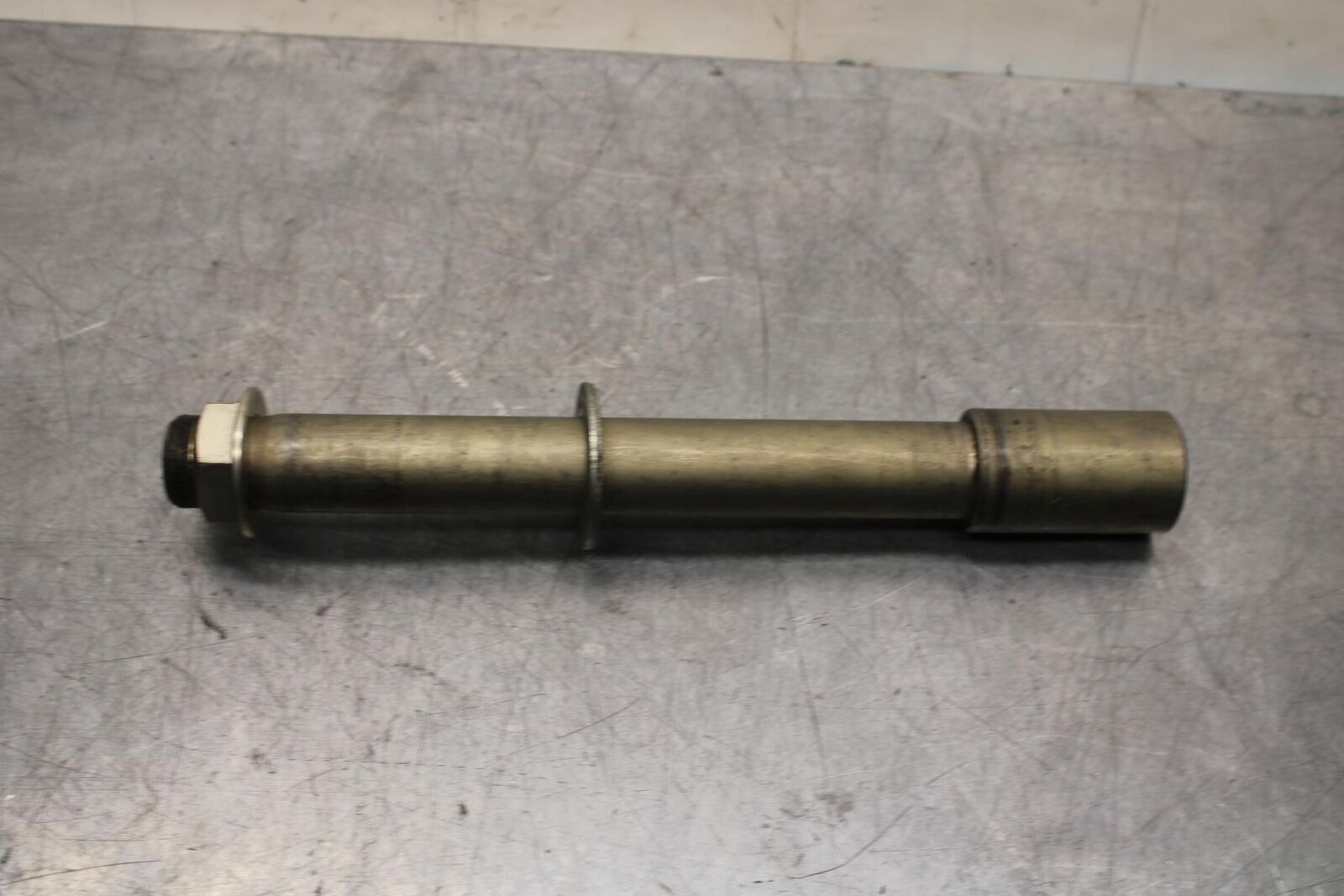 11-23 SUZUKI GSXR 600 FRONT WHEEL RIM AXLE PIVOT BOLT BB582