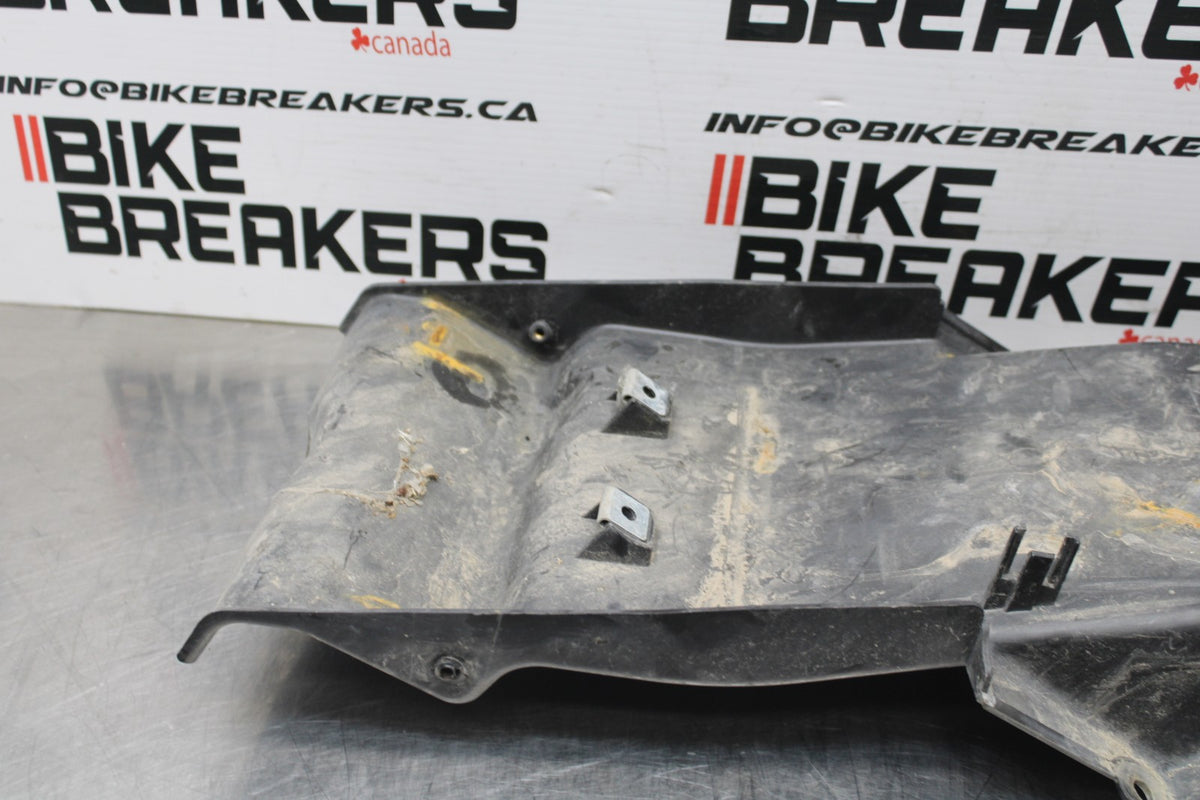 09 KAWASAKI NINJA 250R REAR BACK TAIL UNDERTAIL FAIRING COWL FENDER BB824