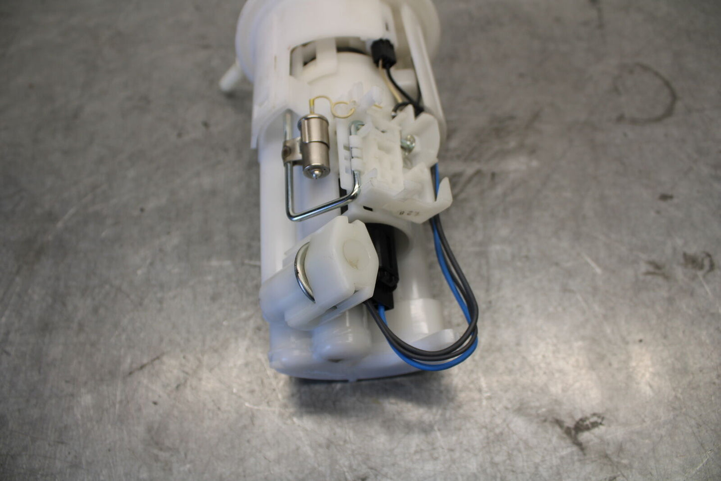 09-14 YAMAHA YZF R1 FUEL PUMP GAS PETROL SENDER UNIT 14B-13907-20-00  BB676