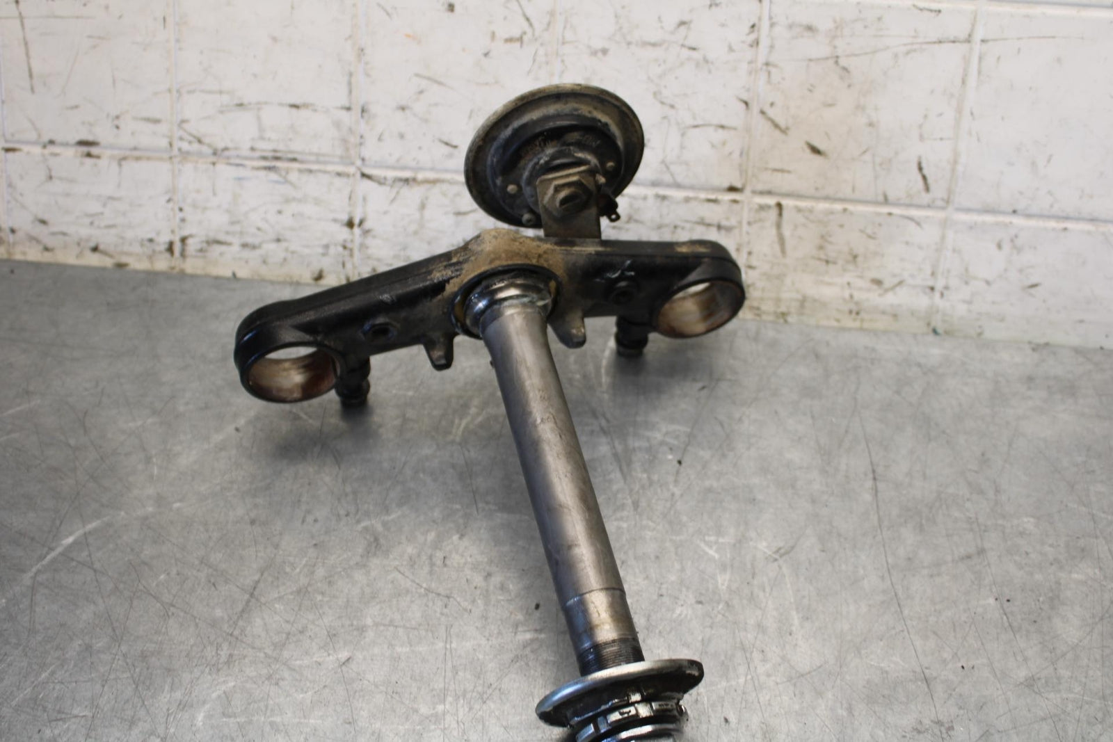 2006 Honda CBR600F4i FRONT FORKS CLAMP LOWER TRIPLE TREE 53219-MBW-J60 BB567