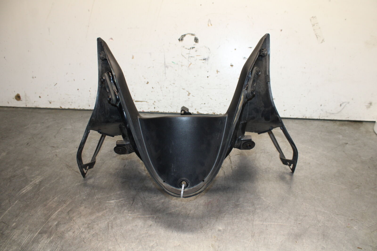 03-06 SUZUKI SV650 UPPER FAIRING MIRROR GAUGES STAY BRACKET BB392