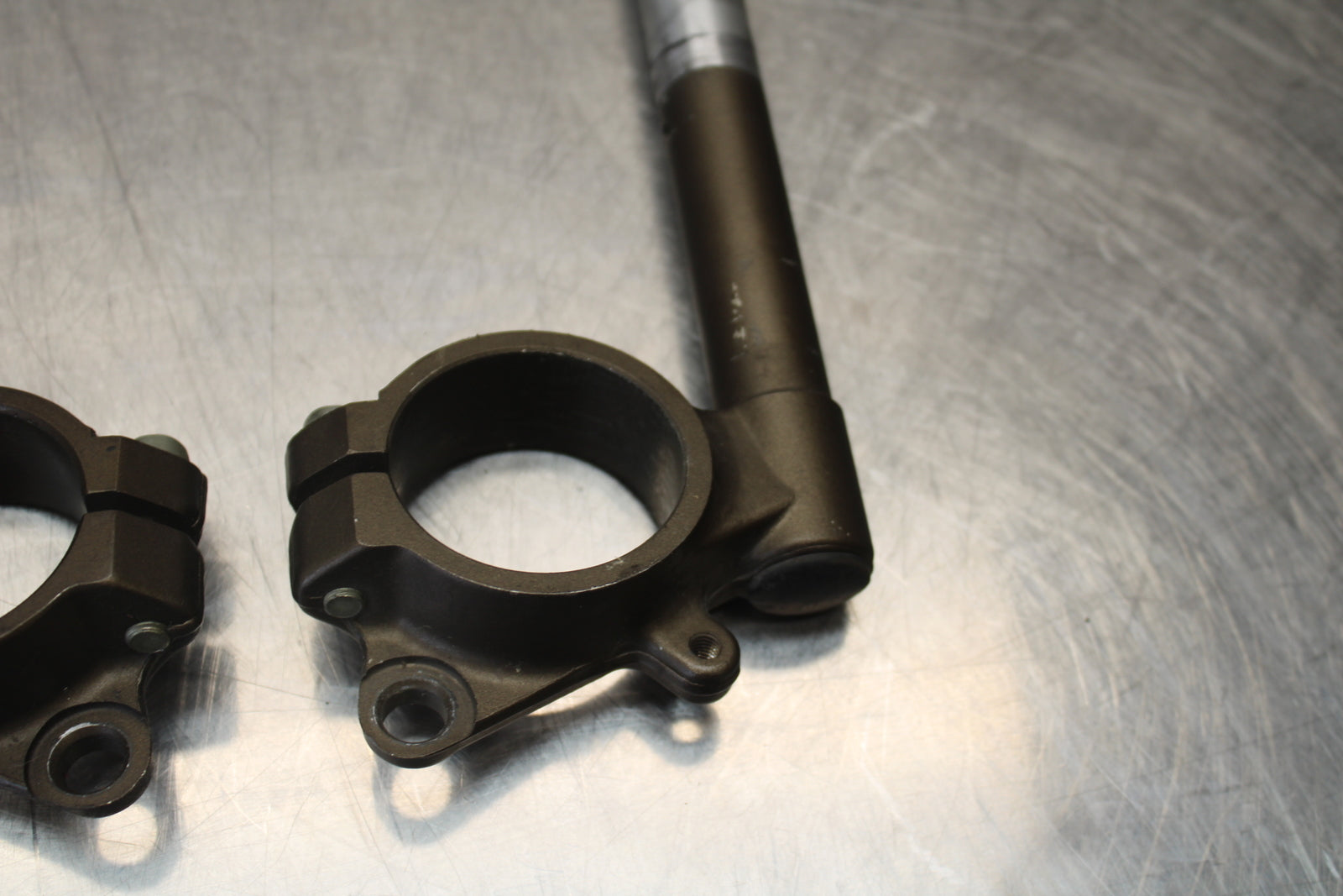 04-05 KAWASAKI NINJA ZX10R LEFT RIGHT CLIP ON ONS HANDLEBARS PAIR SET BB163