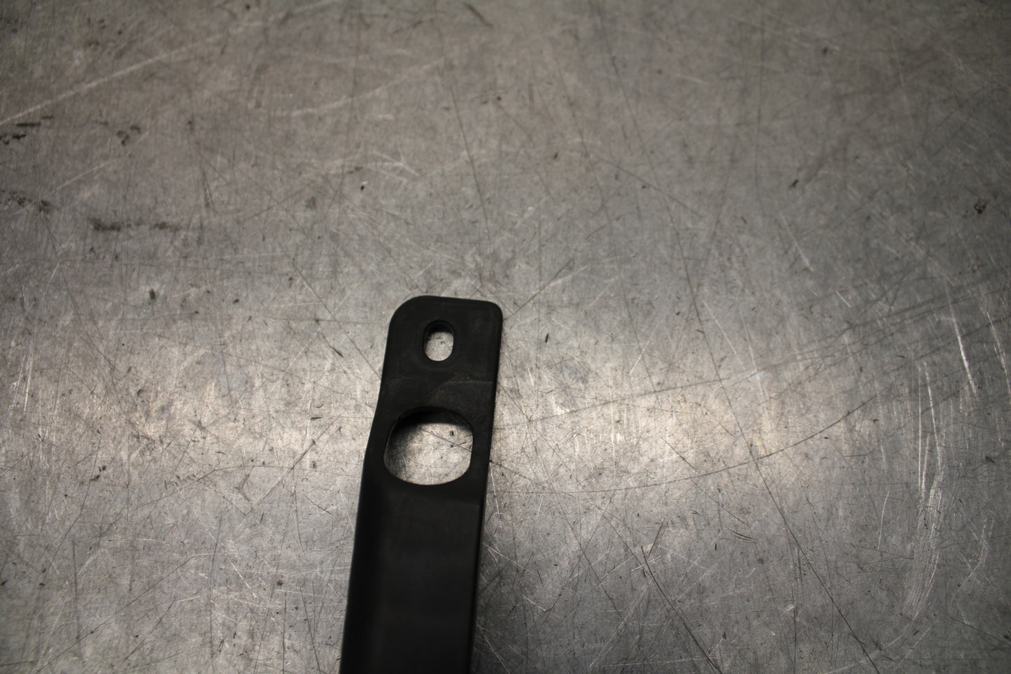 16 KAWASAKI NINJA ZX10R REAR BACK WHEEL TIRE HUGGER FENDER 35023-0188  BB650