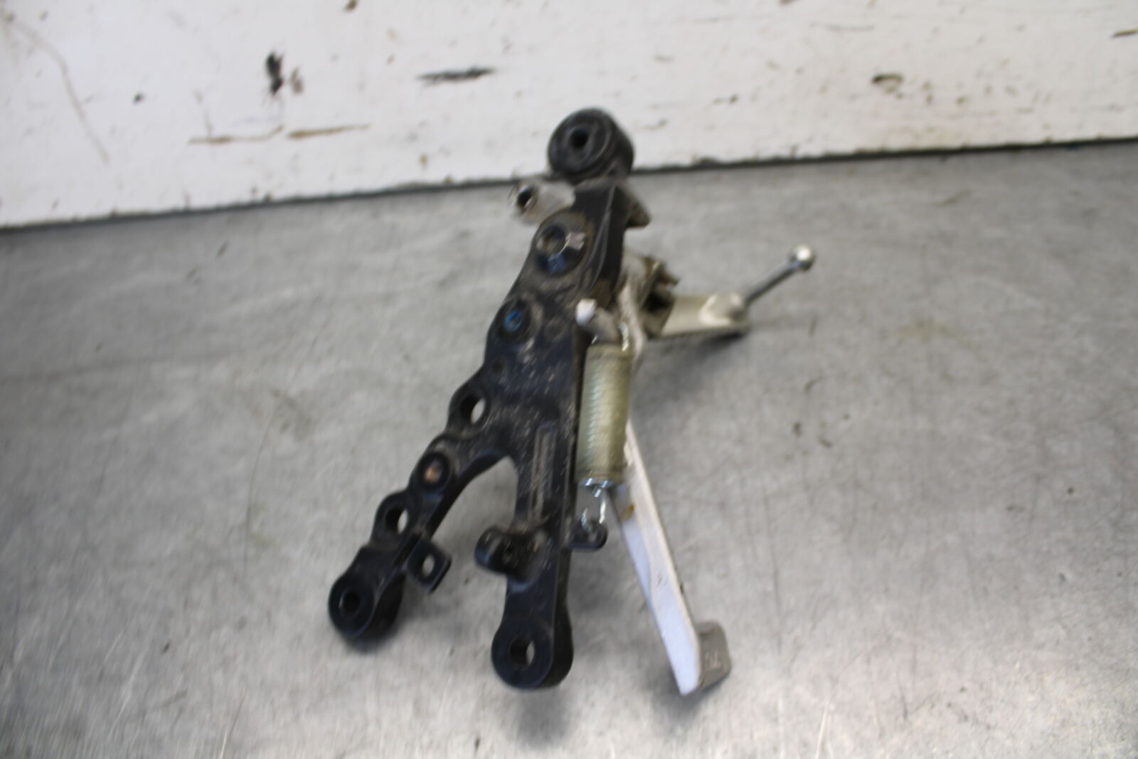 08-16 YAMAHA YZF R6 RIGHT REARSET REAR SET DRIVER FOOT PEG REST STOP BB665
