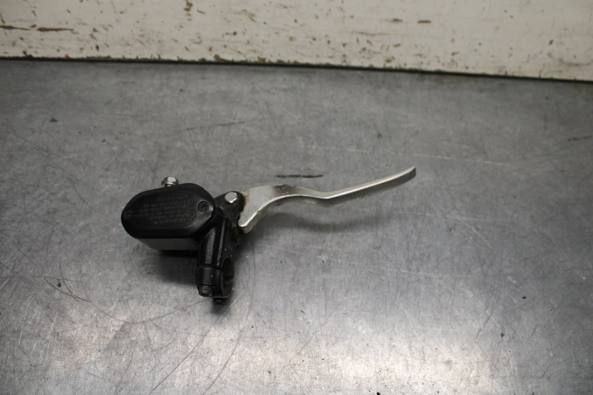 24 KAWASAKI NINJA 500 ABS FRONT BRAKE MASTER CYLINDER BB744