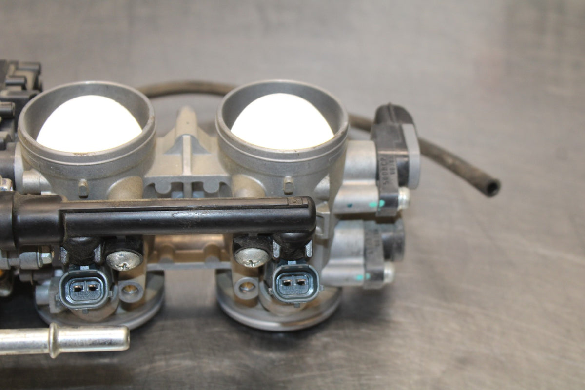 08 KAWASAKI ZX6R MAIN FUEL INJECTORS / THROTTLE BODIES BB896