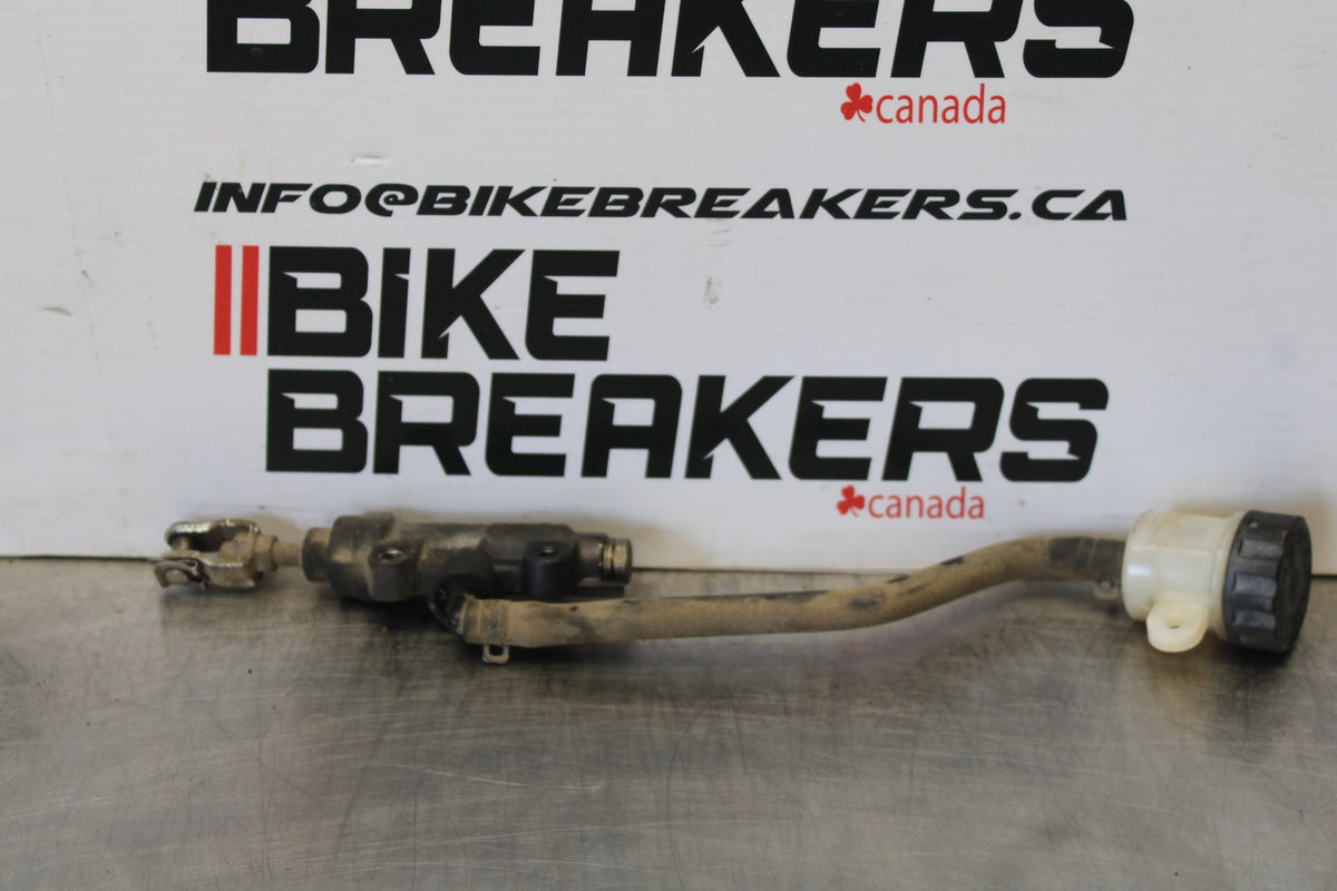 15 TRIUMPH TIGER 800 REAR BACK BRAKE MASTER CYLINDER W RESERVOIR BB873
