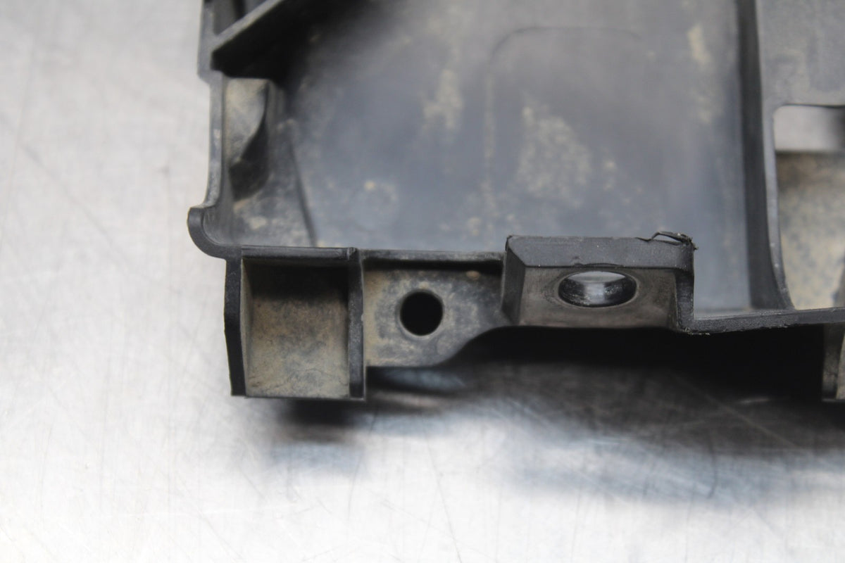 22-25 YAMAHA YZF R7 REAR BACK TAIL UNDERTAIL BATTERY TRAY PLASTIC BB850