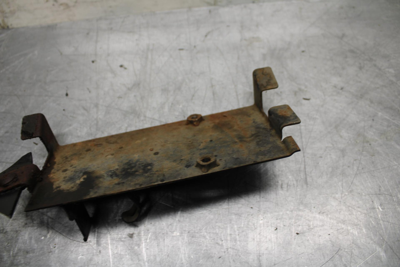 91-92 SUZUKI GSXR750 M  BATTERY HOLD DOWN CLAMP STRAP BB493