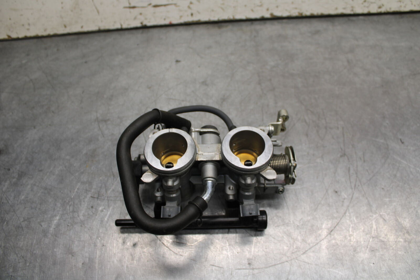 19-22 KAWASAKI Z400 MAIN FUEL INJECTORS / THROTTLE BODIES BB738