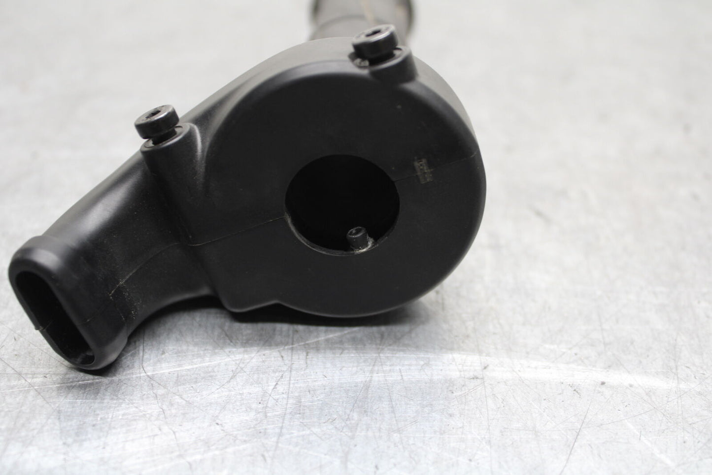 16 KAWASAKI NINJA ZX10R THROTTLE CABLE HOUSING AND TUBE BB650