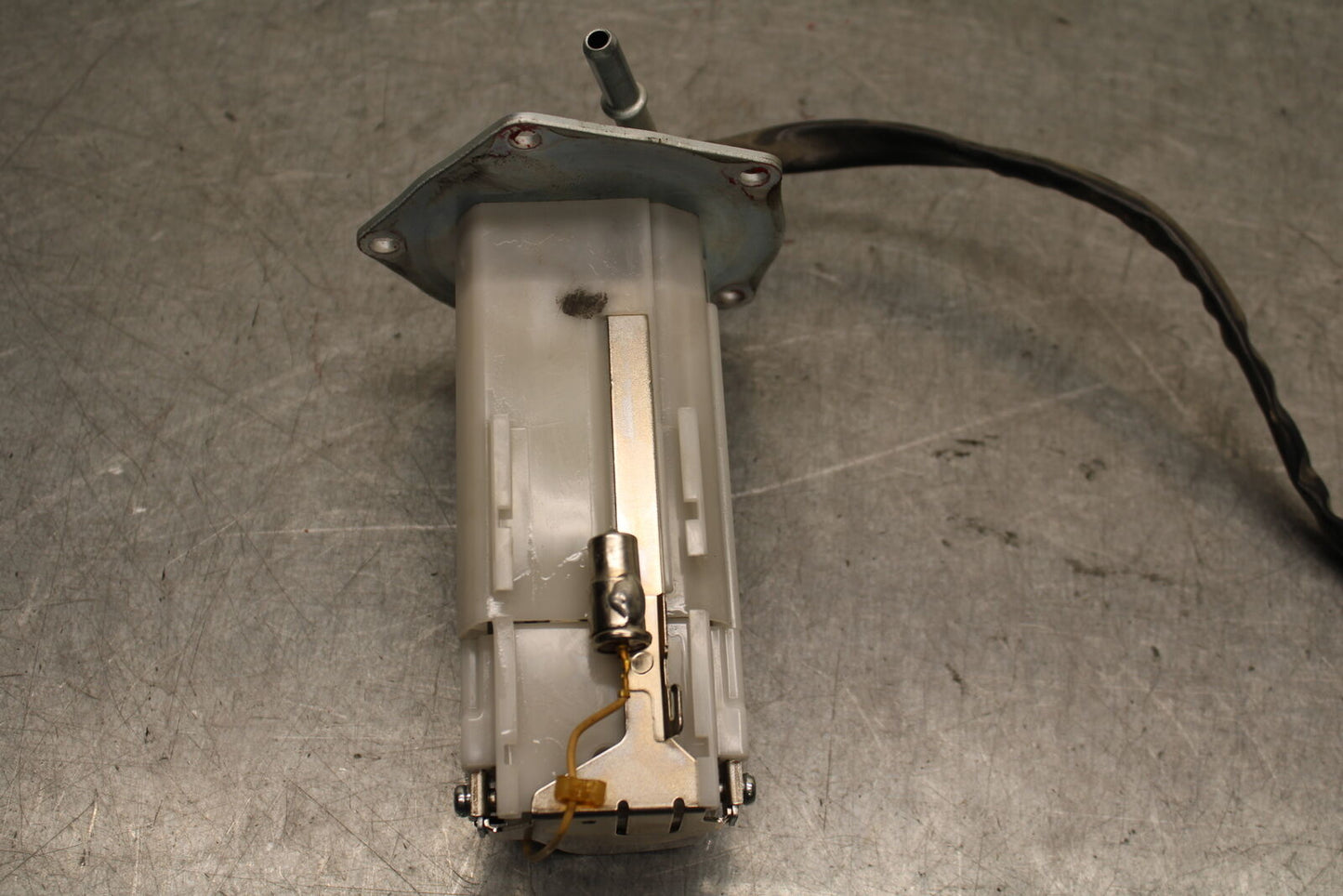 16 KAWASAKI NINJA ZX10R FUEL PUMP GAS PETROL SENDER UNIT 49040-0750 BB650