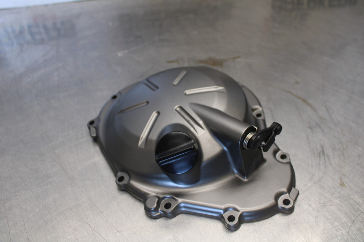 20-22 KAWASAKI NINJA ZX6R CLUTCH SIDE ENGINE MOTOR COVER BB884