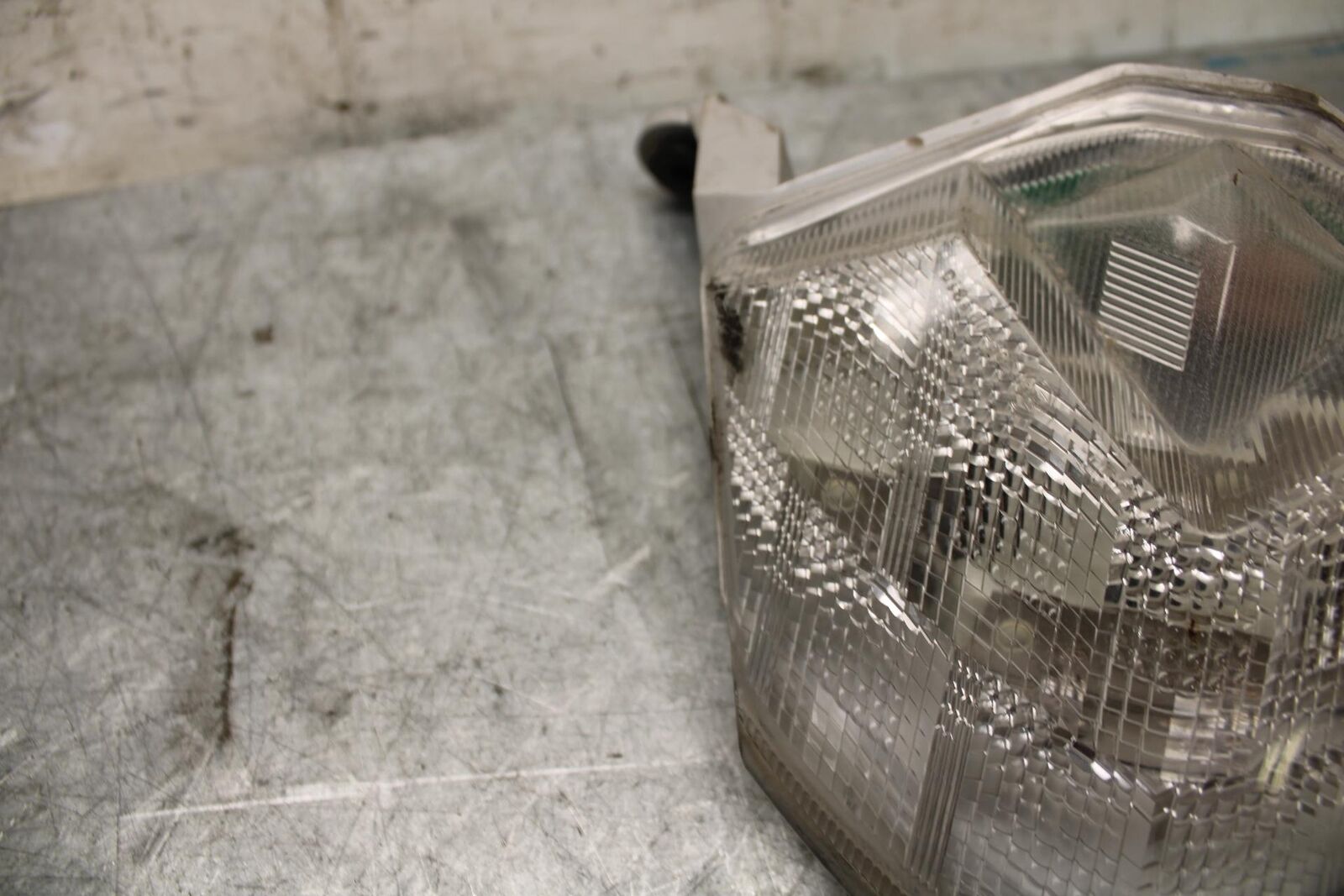 2009 Kawasaki Ninja ZX6R REAR TAIL TAILLIGHT BACK BRAKE LIGHT 23025-0059  BB44