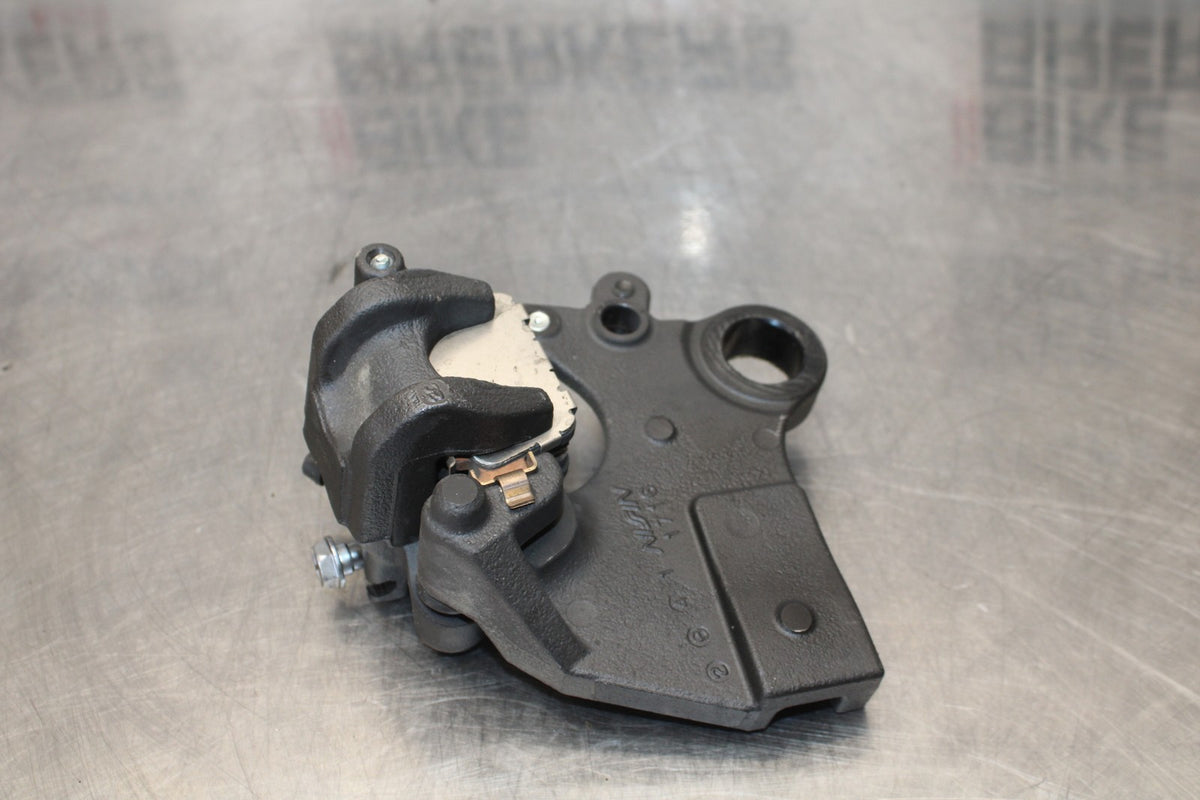 21-23 KAWASAKI NINJA ZX6R REAR BACK BRAKE CALIPER W MOUNT BRACKET BB179