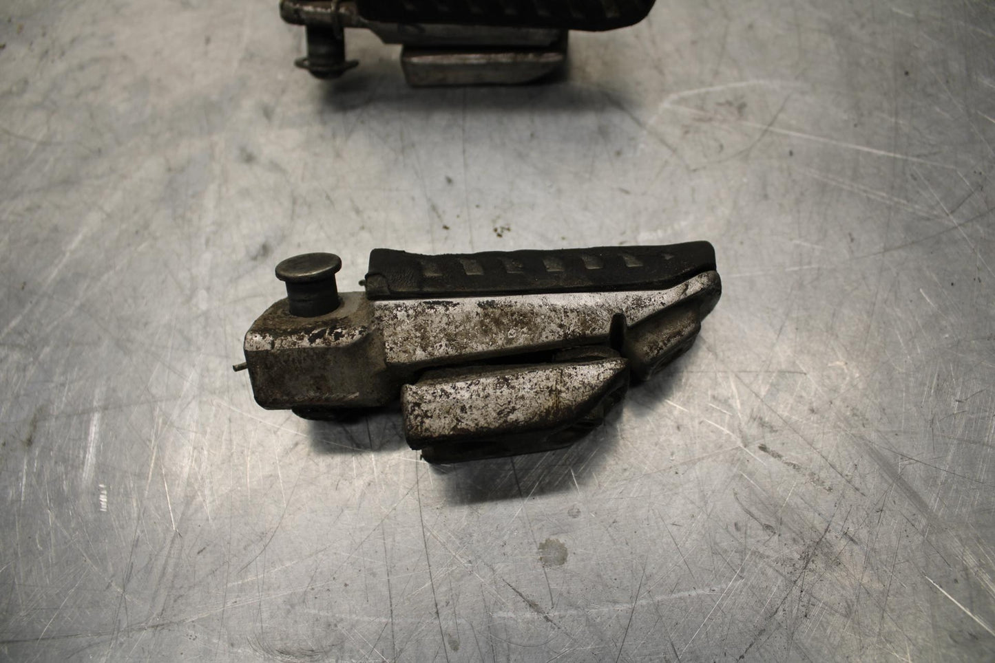 17 KAWASAKI VERSYS_X 300 FRONT FOOT RESTS PEGS STEPS SET PAIR BB504