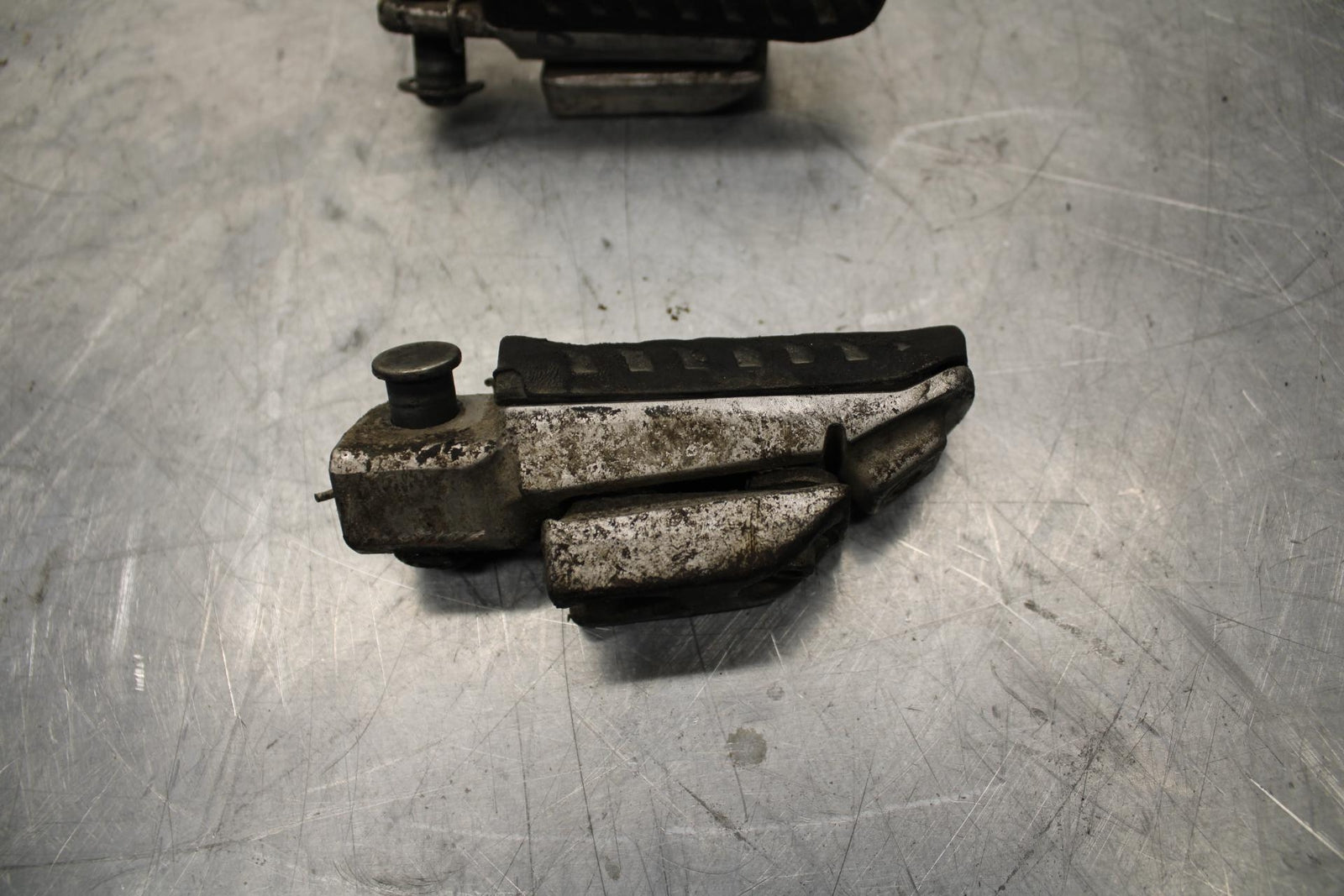 17 KAWASAKI VERSYS_X 300 FRONT FOOT RESTS PEGS STEPS SET PAIR BB504