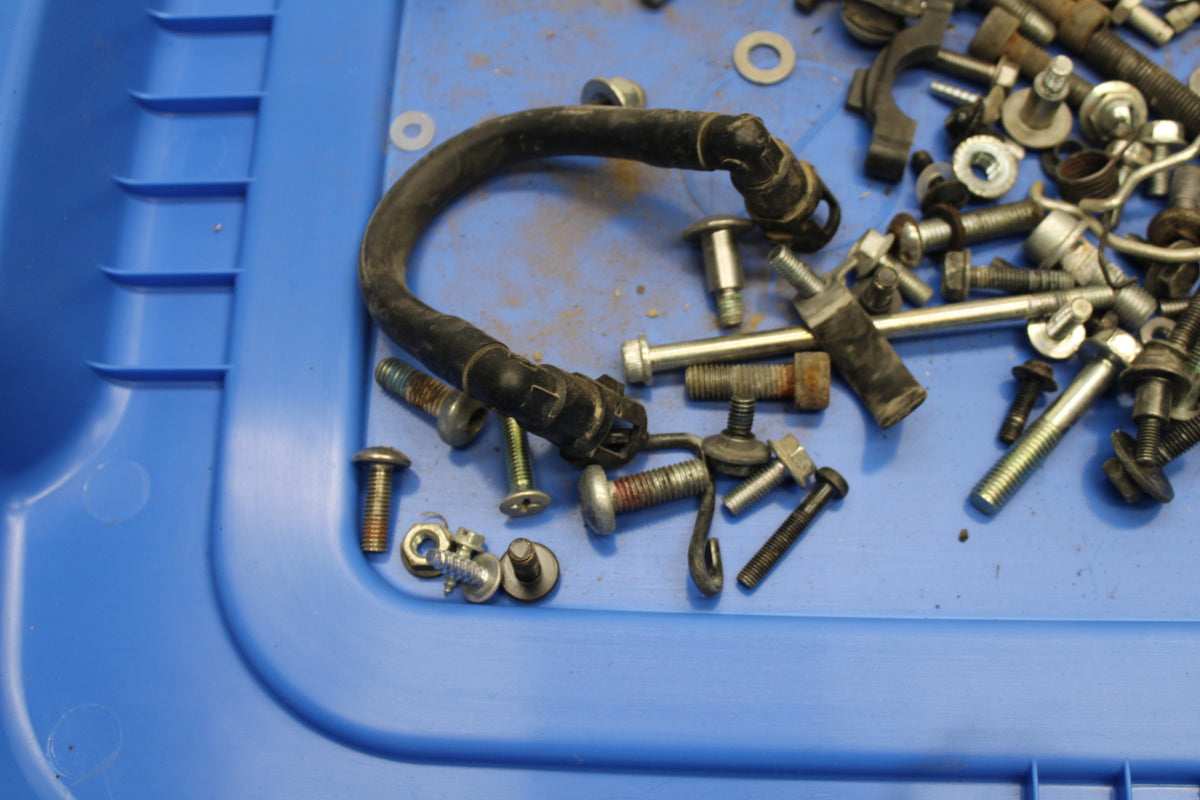 08-10 SUZUKI GSXR 600 MOUNTING BOLTS HARDWARE MOTOR SCREWS  BB721