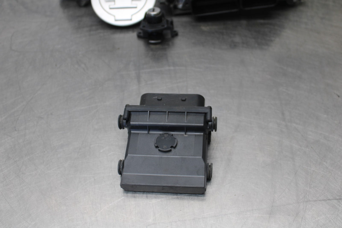 17-20 BMW S1000R IGNITION LOCK KEY SET W/ GAS CAP AND SEAT LOCK BB909