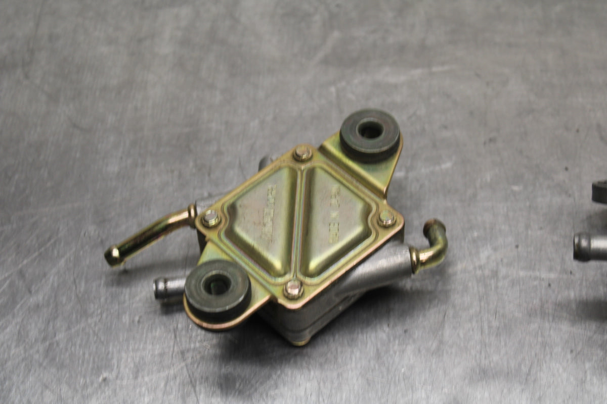 04 SUZUKI INTRUDER 800 GAS TANK FUEL PETCOCK / DIAPHRAGM BB758