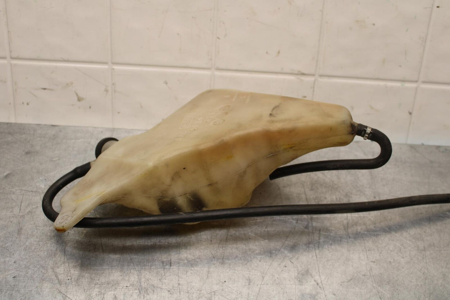 1999 Suzuki GSXR600 COOLANT WATER TANK RESERVOIR BOTTLE BB580
