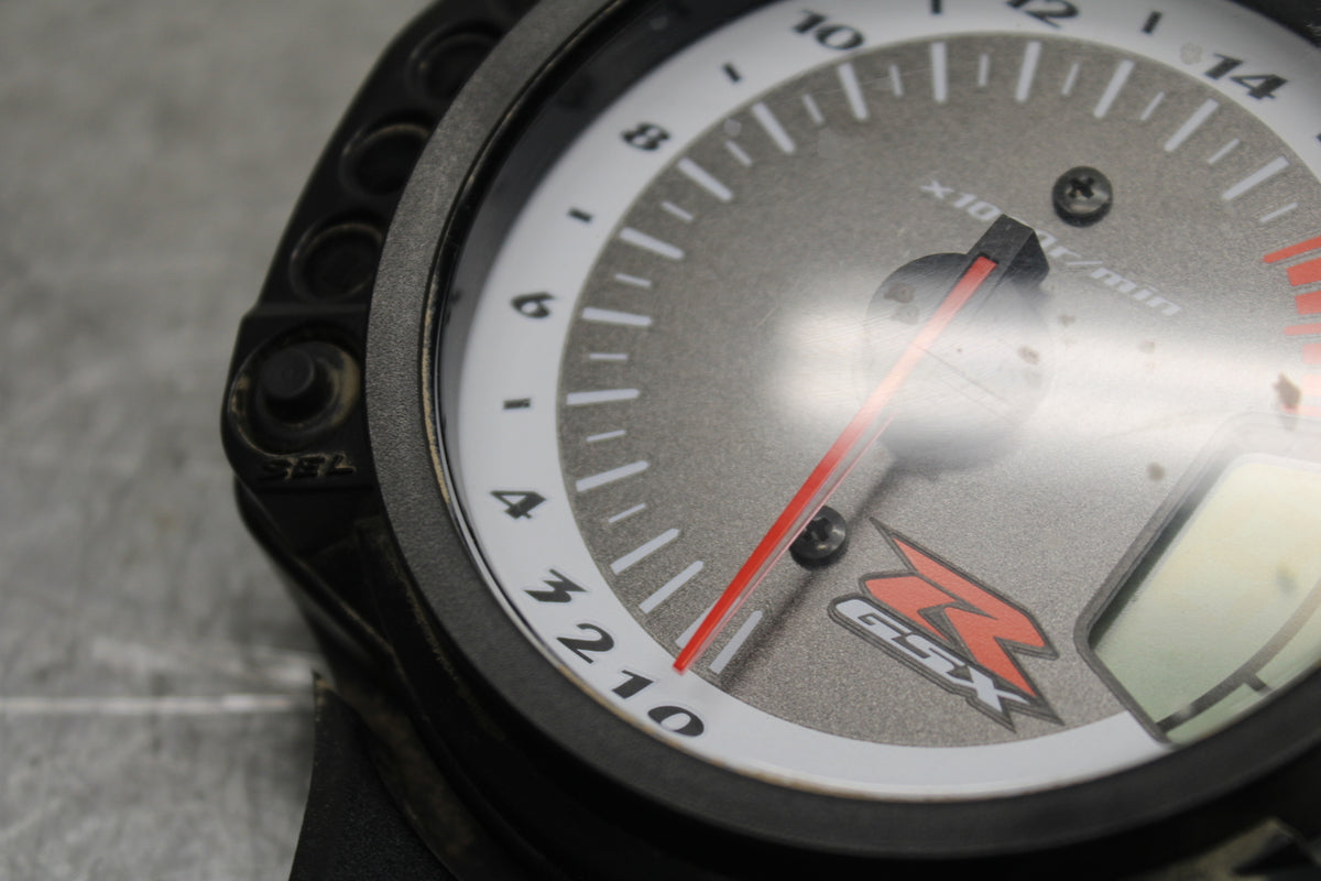 08-10 SUZUKI GSXR 600 SPEEDO TACH GAUGES CLUSTER SPEEDOMETER TACHOMETER   BB721