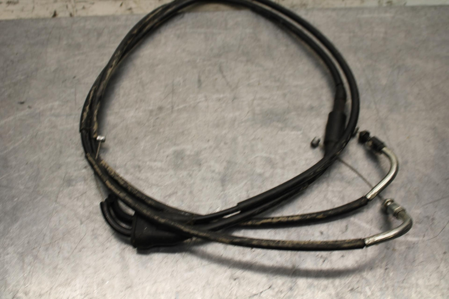 2015 Yamaha FZ09 THROTTLE CABLES LINES 1RC-26302-00-00 BB69