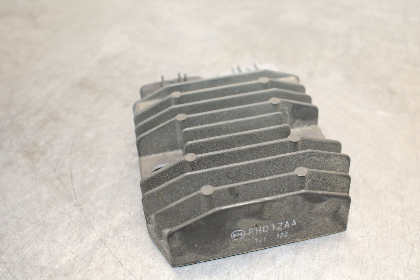 07-08 YAMAHA YZF R1 RECTIFIER VOLTAGE REGULATOR BB724
