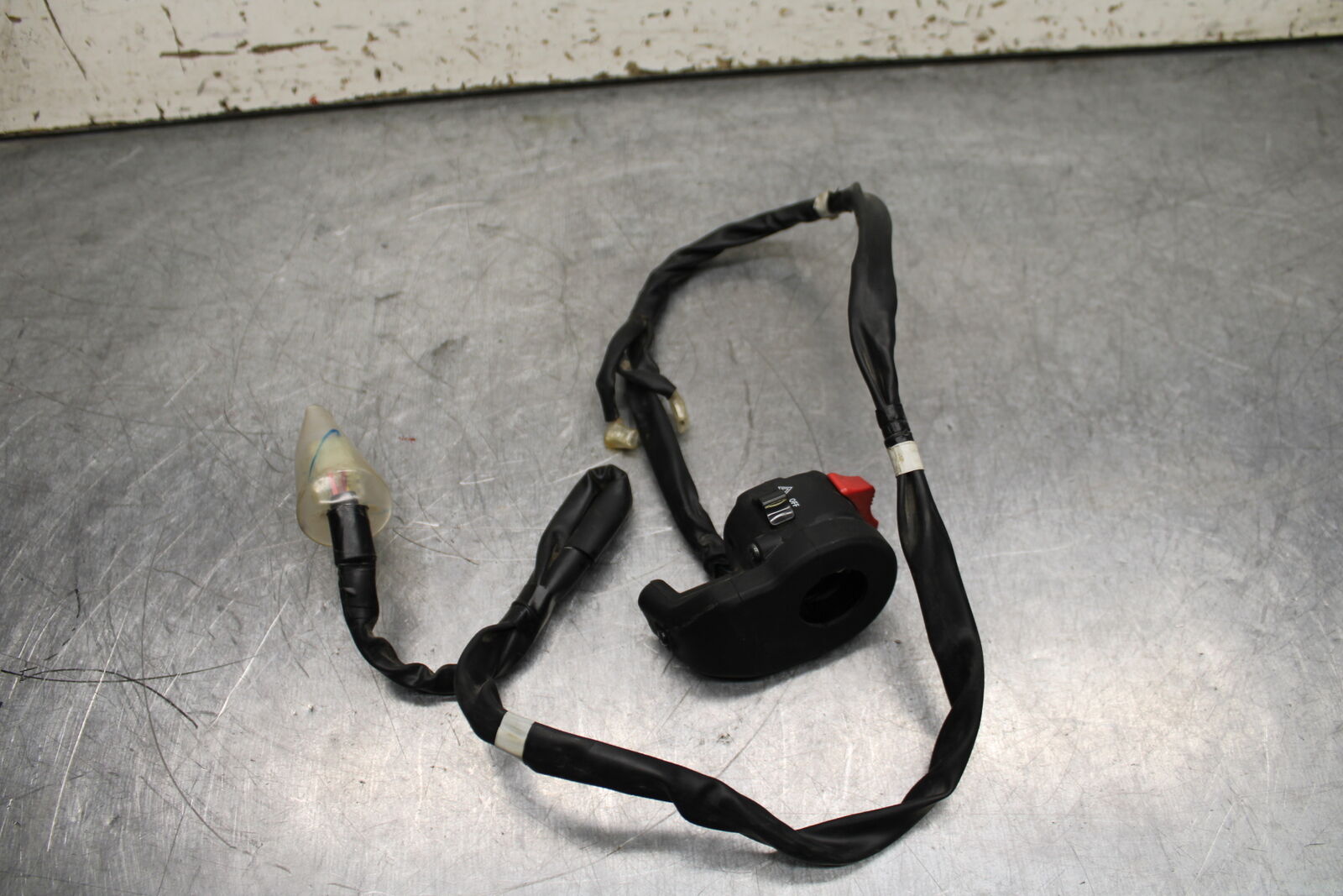 19-24 YAMAHA R3 RIGHT CLIP ON HANDLE KILL OFF START SWITCH SWITCHES BB736