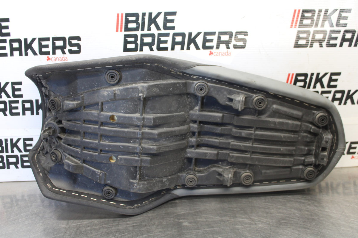 19 BMW F750GS FRONT REAR SEAT SADDLE BB938