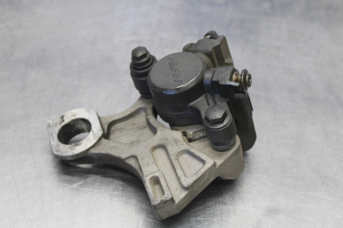 03-04 YAMAHA YZF R6S REAR BACK BRAKE CALIPER W MOUNT BRACKET BB890